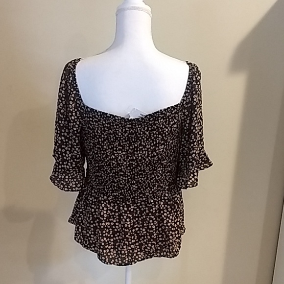 Floral blouse, size large - Picture 2 of 4